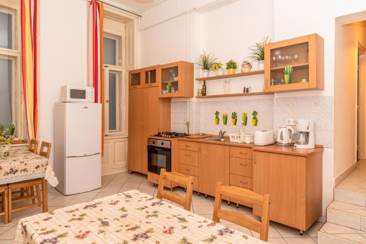 Danubius Grand Astoria Будапеща Екстериор снимка